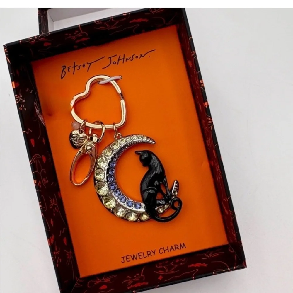 👉✨️ Betsey Johnson Black and Gold Cat Crescent bag charm keychain
